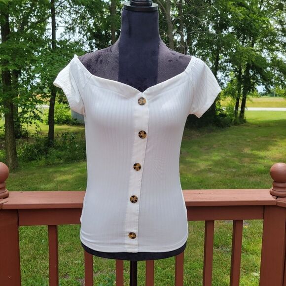 Rue21 Ladies Ribbed Short Sleeve Top, Large - Picture 1 of 12
